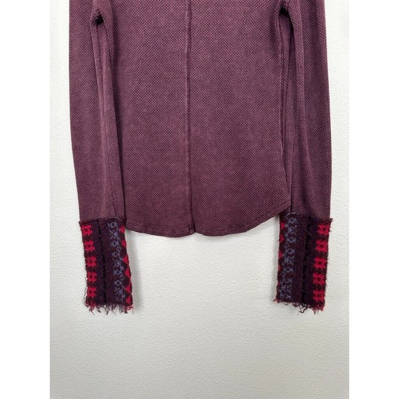 Free People Art School Embroidered V-Neck Thermal Waffle Top Size Medium - Picture 9 of 9